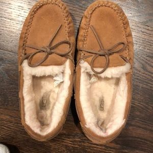 youth ugg moccasins